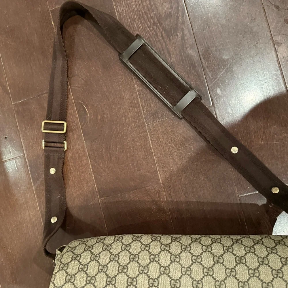 Authentic Gucci GG Supreme Large Changing Bag w/ Changing Pad, Dust Bag & Box